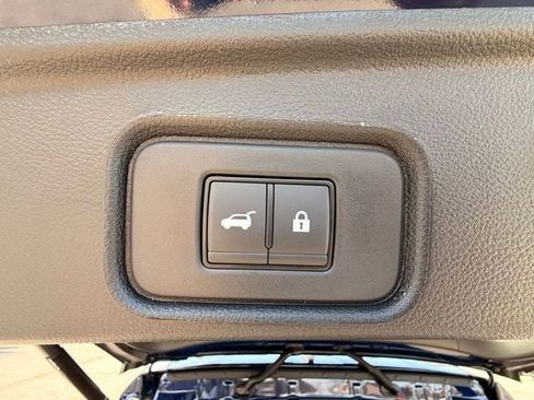 New 2026 Nissan Pathfinder SL image 18