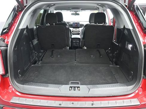 Used 2020 Ford Explorer XLT AWD/4WD image 14