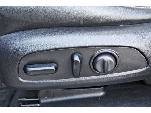 Used 2019 GMC Acadia Denali w/ Technology Package FWD image 33