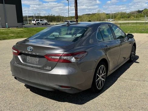 Used 2023 Toyota Camry XLE w/ Navigation Package FWD image 13