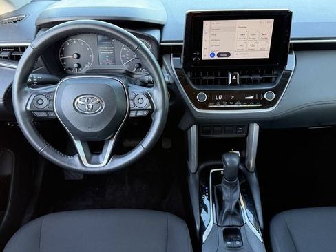 Used 2023 Toyota Corolla Cross LE AWD/4WD image 11