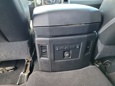 Used 2013 RAM 1500 Laramie w/ Convenience Group AWD/4WD image 14