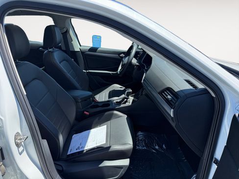 Certified 2023 Volkswagen Jetta SE FWD image 19