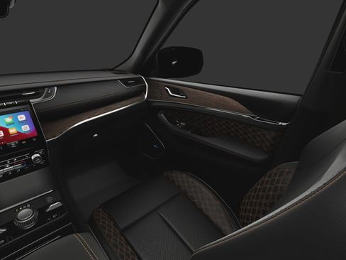 New 2025 Jeep Grand Cherokee L Summit w/ Luxury Tech Group V image 7