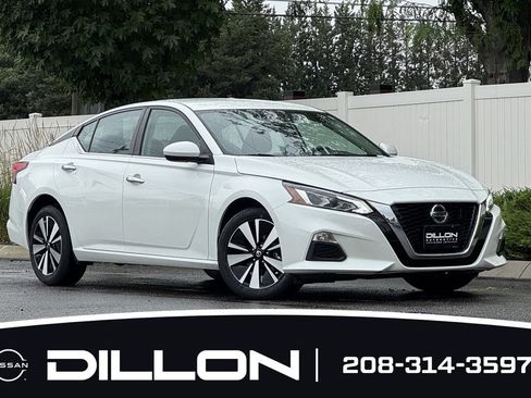 Used 2022 Nissan Altima 2.5 SV AWD/4WD image 2