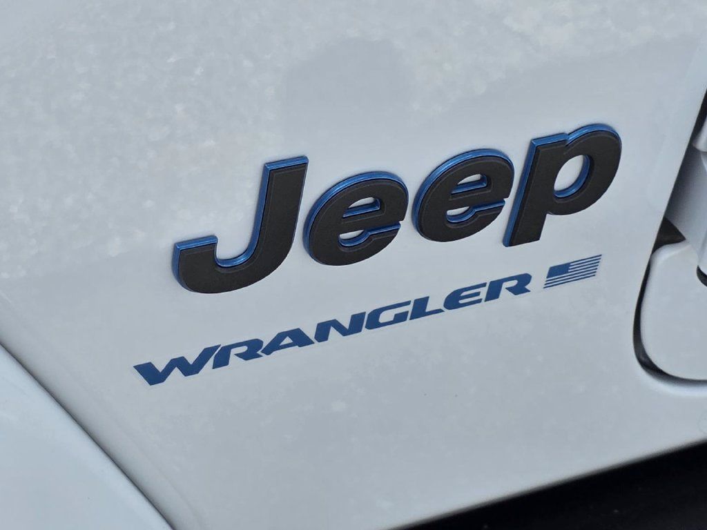 Used 2024 Jeep Wrangler Unlimited Rubicon 4xe AWD/4WD image 43