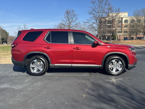 Used 2025 Honda Pilot EX-L image 31