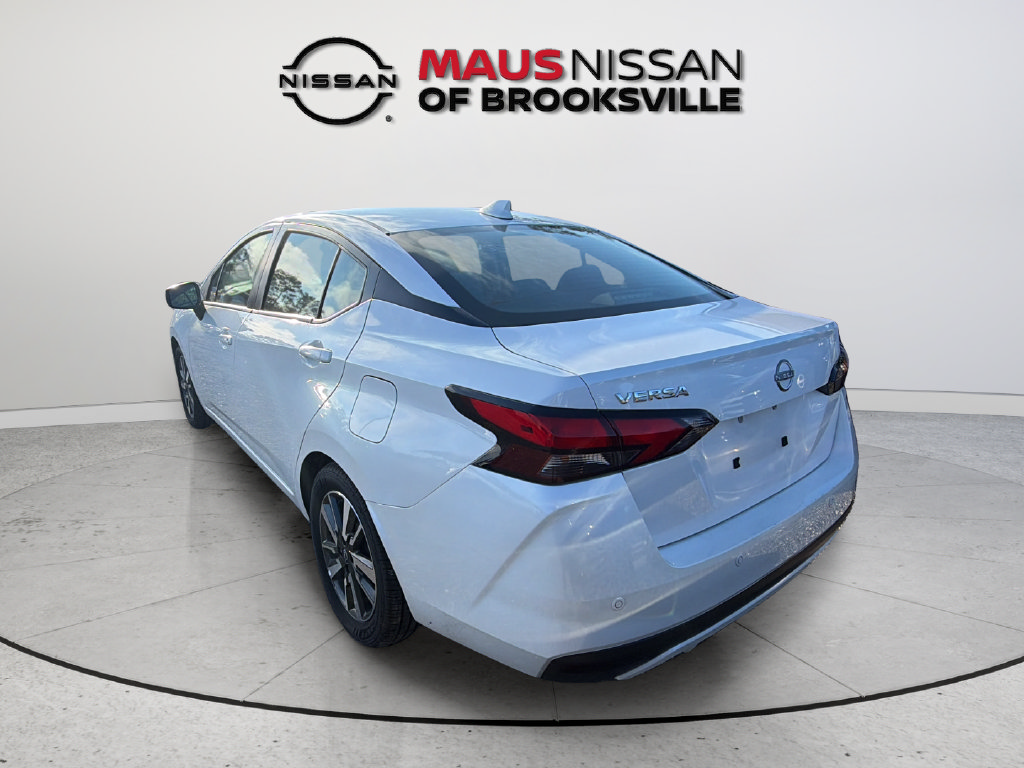 Used 2025 Nissan Versa SV FWD image 9