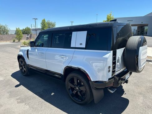 Used 2023 Land Rover Defender 110 V8 AWD/4WD image 12