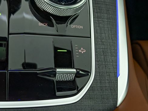 New 2026 BMW ALPINA XB7 image 27