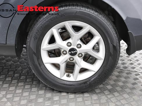 Used 2023 Kia Soul LX w/ LX Technology Package FWD image 30