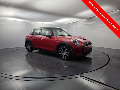Used 2023 MINI Cooper S w/ Signature Upholstery Package image 2