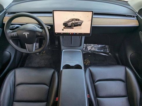 Used 2022 Tesla Model Y Long Range image 19
