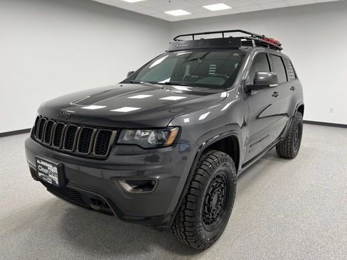 Used 2016 Jeep Grand Cherokee Limited 75th Anniversary image 4