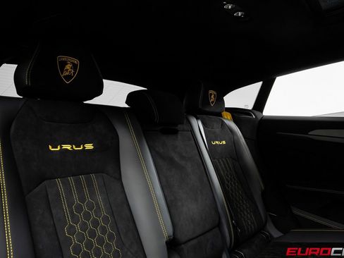 Used 2024 Lamborghini Urus Performante image 42