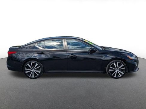 Used 2022 Nissan Altima 2.0 SR FWD image 2