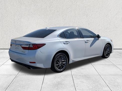 Used 2018 Lexus ES 350 w/ Premier Package image 3