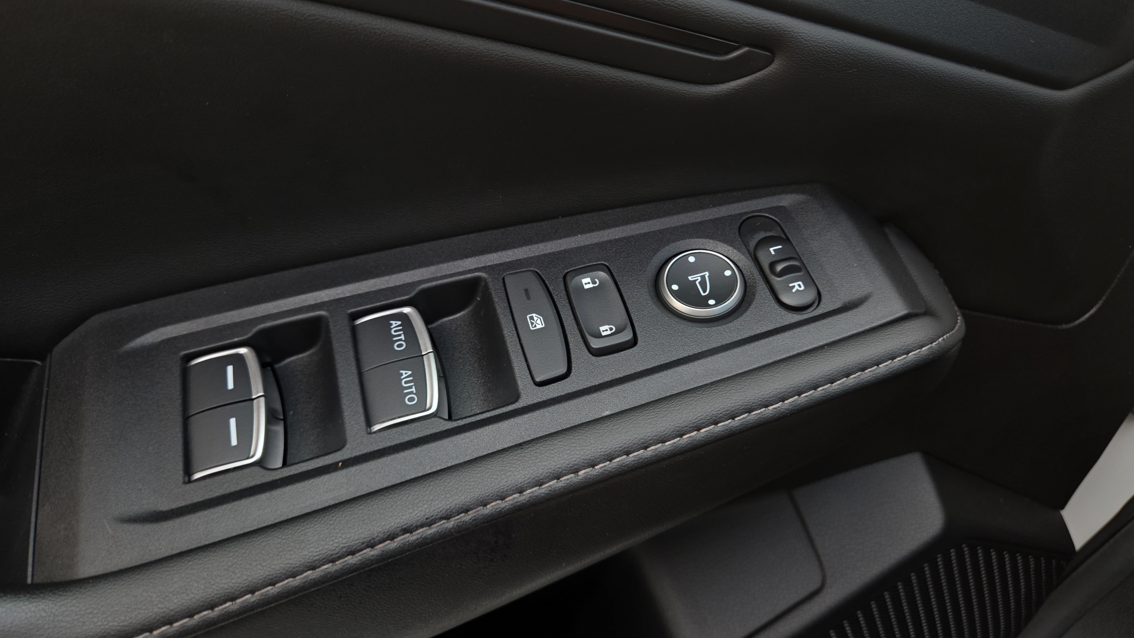Used 2025 Honda Accord Sport image 38
