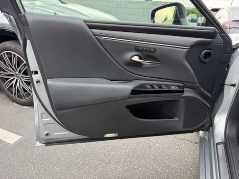 Used 2023 Lexus ES 300h 300h w/ Premium Package image 11