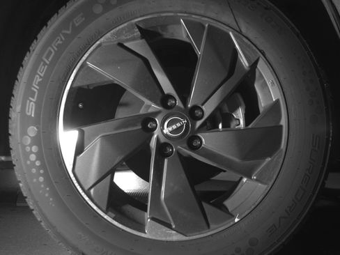 Used 2025 Nissan Rogue SV image 13