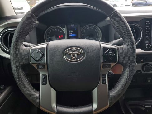 Used 2022 Toyota Tacoma SR5 w/ Technology Package image 22