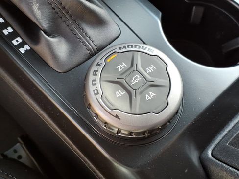 New 2025 Ford Bronco Badlands image 16