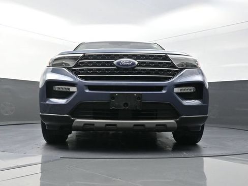 Used 2021 Ford Explorer XLT w/ Equipment Group 202A AWD/4WD image 32