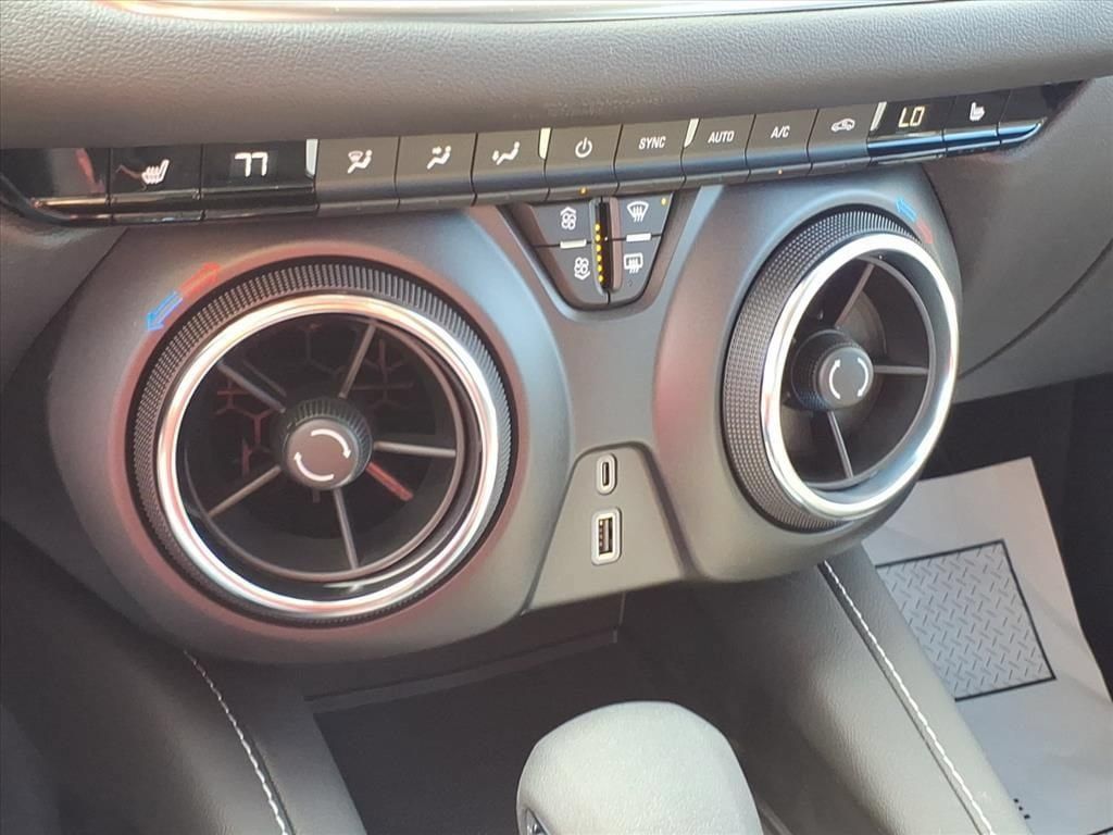 New 2025 Chevrolet Blazer LT AWD/4WD image 19