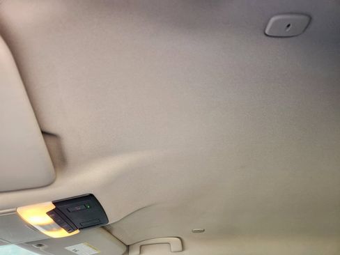 Used 2022 Nissan Rogue SV FWD image 25
