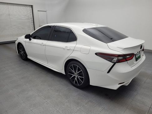 Used 2021 Toyota Camry SE w/ Convenience Package FWD image 3