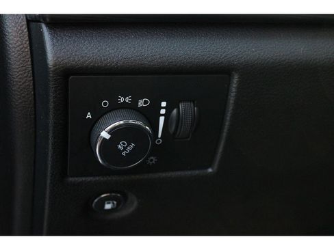 Used 2021 Jeep Grand Cherokee Laredo X image 10