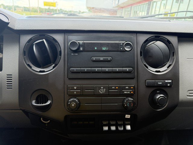 Used 2015 Ford F550 4x4 Regular Cab Super Duty image 26