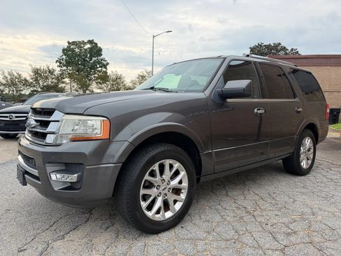 Used 2017 Ford Expedition Limited w/ Equipment Group 301A RWD image 4