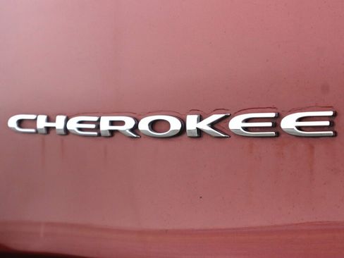 Used 2019 Jeep Cherokee Limited AWD/4WD image 42