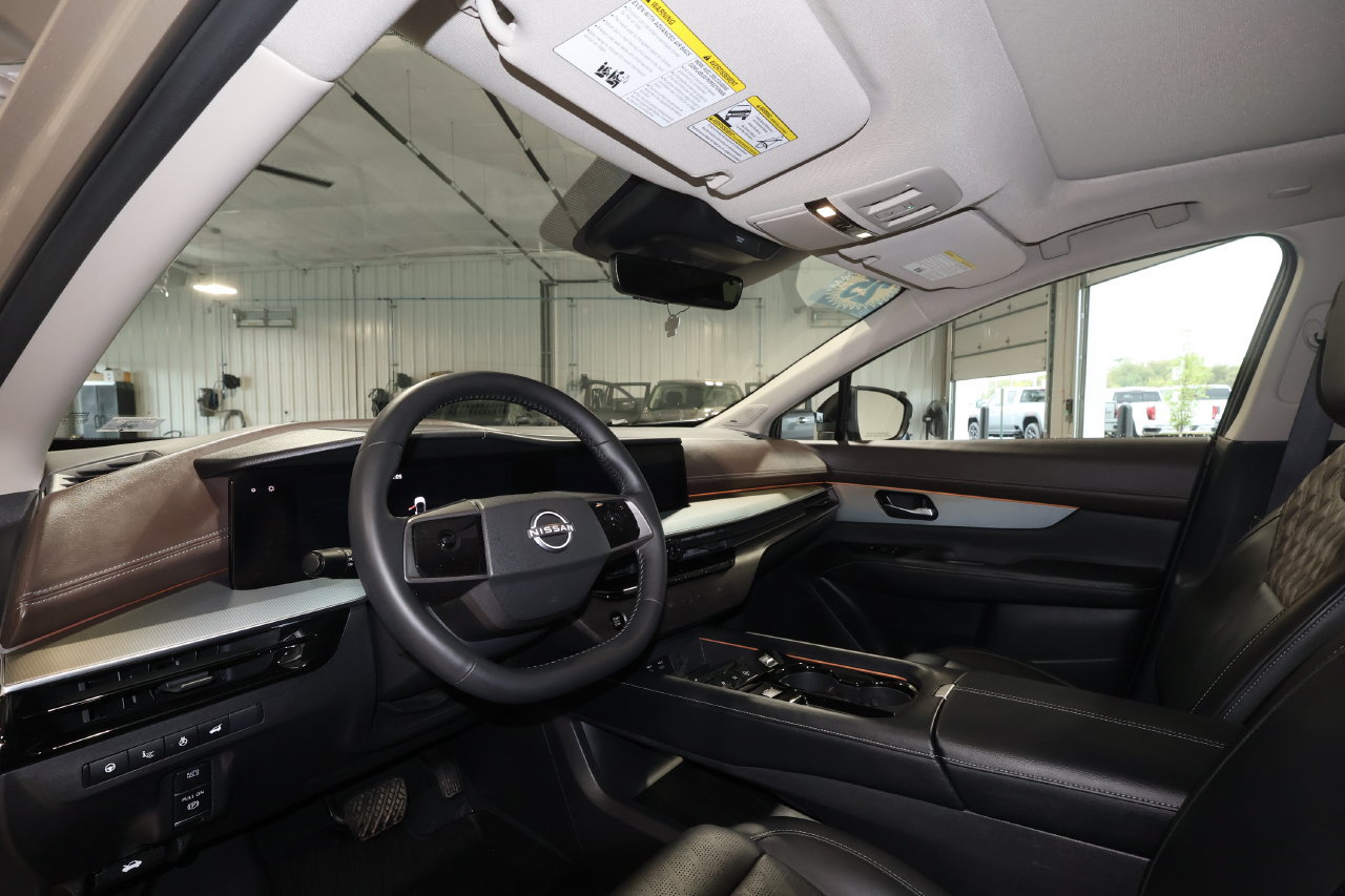 Used 2025 Nissan Murano Platinum w/ Cargo Package AWD/4WD image 9