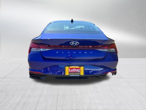 Used 2023 Hyundai Elantra SEL w/ Cargo Package FWD image 4