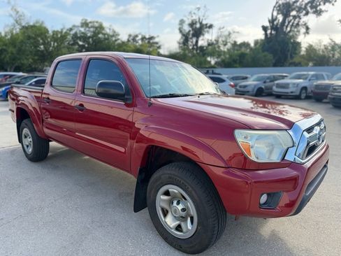 Used 2015 Toyota Tacoma PreRunner w/ SR5 Package image 6