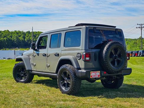 Used 2021 Jeep Wrangler Unlimited Sahara AWD/4WD image 5