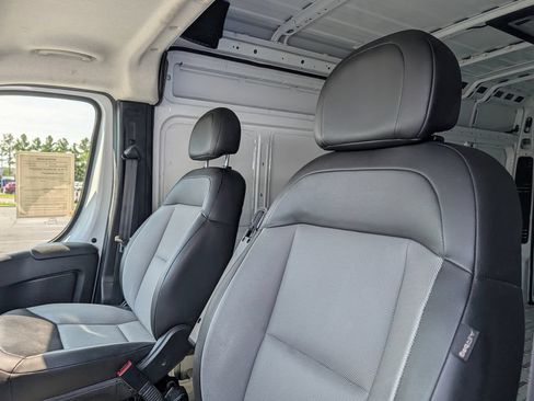 Used 2025 RAM ProMaster 3500 w/ Convenience Group FWD image 12