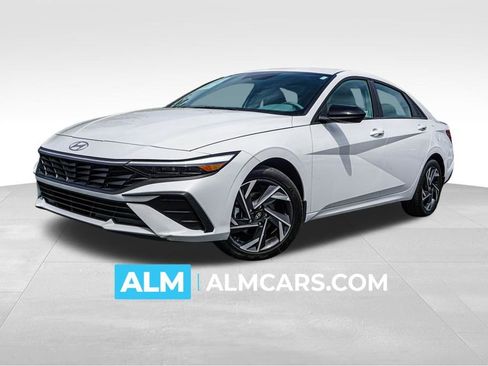 Used 2025 Hyundai Elantra Sport image 1