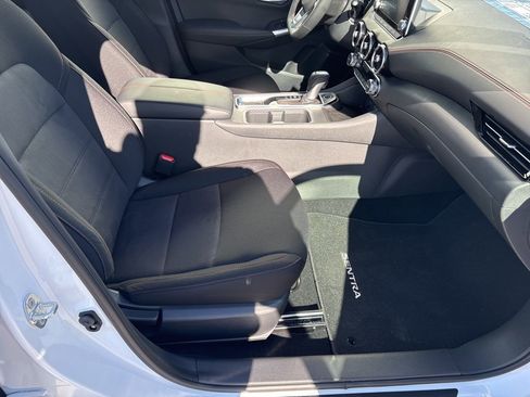 New 2025 Nissan Sentra SR image 11