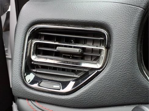 Used 2025 Dodge Durango GT AWD/4WD image 19