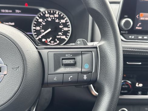 Used 2021 Nissan Rogue SV FWD image 15