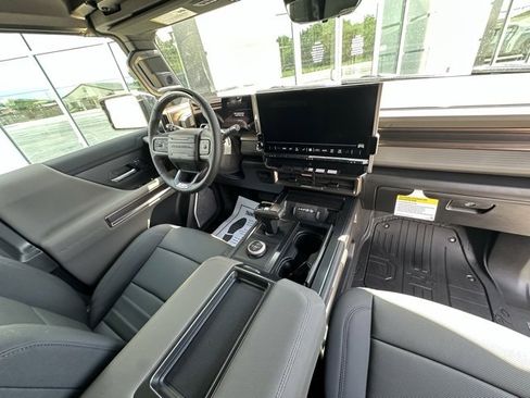 New 2025 GMC Hummer EV 2X image 34