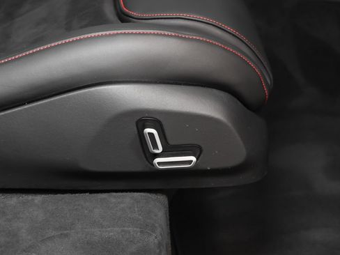 Certified 2025 Ferrari Purosangue AWD/4WD image 34