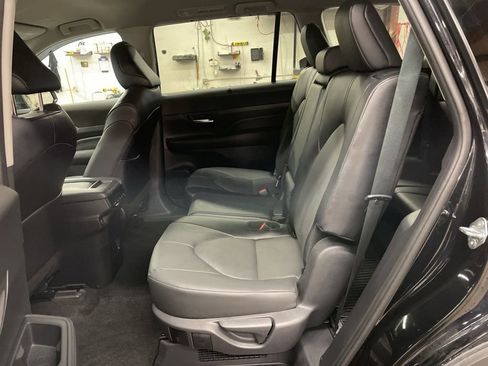 Used 2025 Toyota Grand Highlander AWD Hybrid image 26