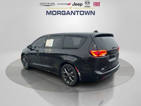 Used 2020 Chrysler Pacifica Touring w/ S Appearance Package image 8