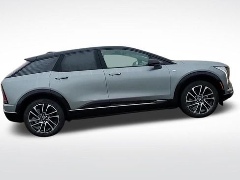 New 2026 Cadillac Optiq Sport 1 w/ LPO, Floor Liner Package image 8