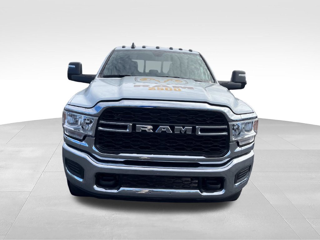 Used 2024 RAM 2500 Tradesman w/ Chrome Appearance Group AWD/4WD image 8