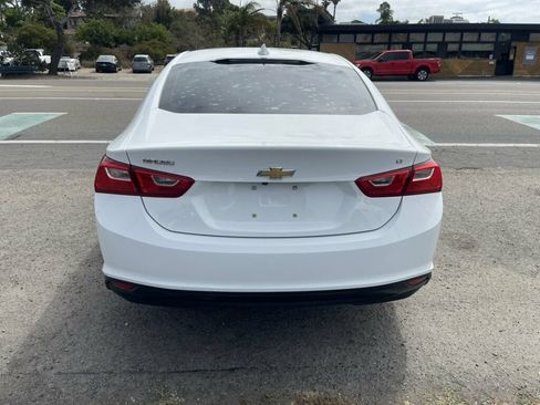 Used 2018 Chevrolet Malibu LT FWD image 4